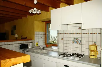 Cuisine ou kitchenette dans l'établissement Gîtes de Maner Ster - Le Frêne Piscine ou Le Chêne Piscine