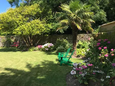 Jardin de l'établissement Hotel de France