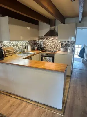 Cuisine ou kitchenette dans l'établissement Brittany Vacation Rental