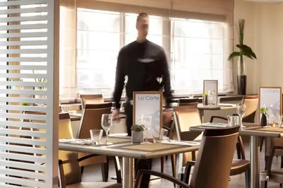 Restaurant ou autre lieu de restauration dans l'établissement Escale Oceania Quimper Centre