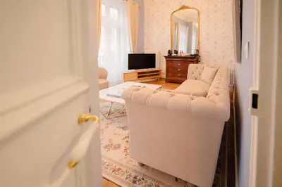 Télévision ou salle de divertissement dans l'établissement Grand Hôtel de l'Europe - Morlaix Centre