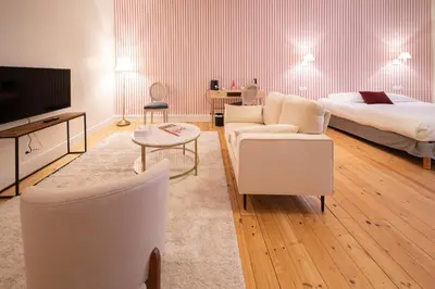 Télévision ou salle de divertissement dans l'établissement Grand Hôtel de l'Europe - Morlaix Centre