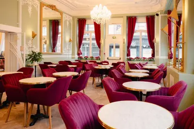 Coin salon dans l'établissement Grand Hôtel de l'Europe - Morlaix Centre