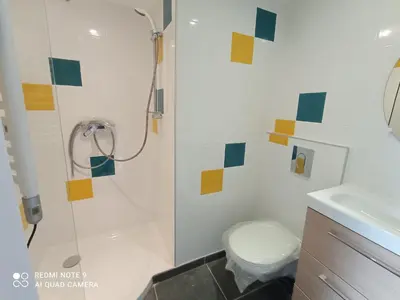 Salle de bains dans l'établissement Le casino larmor