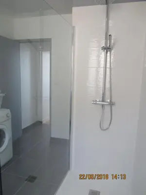 Salle de bains dans l'établissement Appartement Bord de Mer