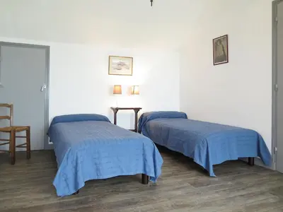Un ou plusieurs lits dans un hébergement de l'établissement Holiday Home Les Embruns by Interhome