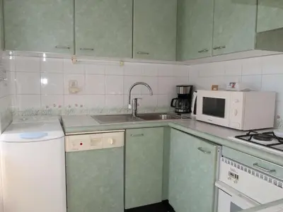 Cuisine ou kitchenette dans l'établissement Apartment Jasmin by Interhome