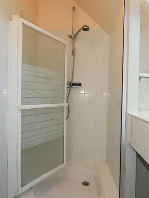 Salle de bains dans l'établissement Apartment Camélia by Interhome