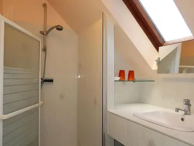 Salle de bains dans l'établissement Apartment Camélia by Interhome