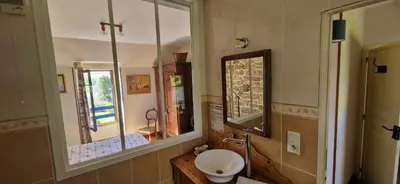 Salle de bains dans l'établissement Auberge De Bel Air