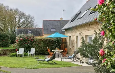 Jardin de l'établissement Maison sur jardin clos au calme à la campagne et proche des plages