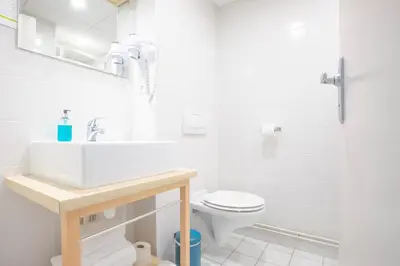Salle de bains dans l'établissement Hotel du Centre - Chez Janie