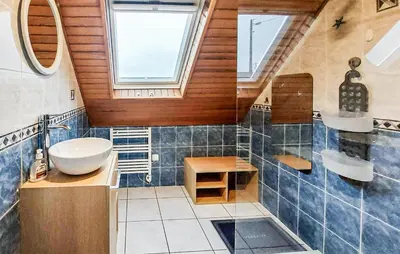 Salle de bains dans l'établissement Two-Bedroom Holiday Home In Plouhinec