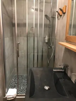 Salle de bains dans l'établissement Hotel D'Angleterre