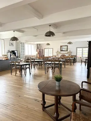 Restaurant ou autre lieu de restauration dans l'établissement Hotel D'Angleterre