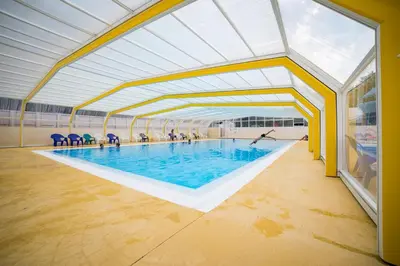 Piscine de l'établissement Appartements Benodet à 300m de la mer ou située à proximité
