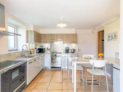 Cuisine ou kitchenette dans l'établissement Apartment Ker Marie by Interhome