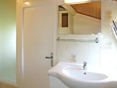 Salle de bains dans l'établissement Holiday Home Roz Amor by Interhome