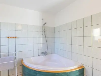 Salle de bains dans l'établissement Holiday Home Le Triskell by Interhome