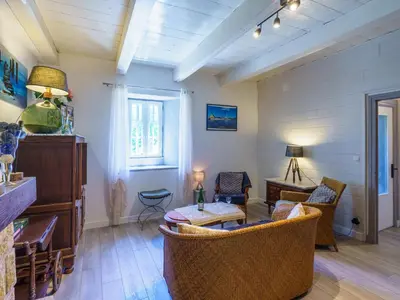 Télévision ou salle de divertissement dans l'établissement Holiday Home Ty Jos by Interhome