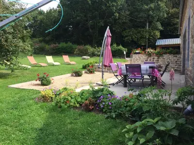Jardin de l'établissement Holiday Home Gîte des Perdrix by Interhome