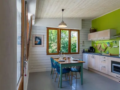 Cuisine ou kitchenette dans l'établissement Holiday Home Gîte au Jardin by Interhome