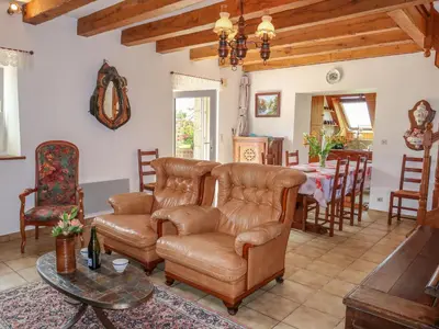 Coin salon dans l'établissement Holiday Home Ty Coz by Interhome