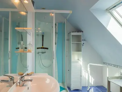 Salle de bains dans l'établissement Holiday Home L'appel du Large by Interhome