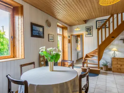 Coin salon dans l'établissement Holiday Home Bleue by Interhome