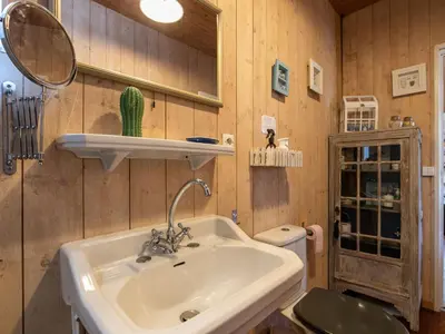 Salle de bains dans l'établissement Holiday Home Bleue by Interhome