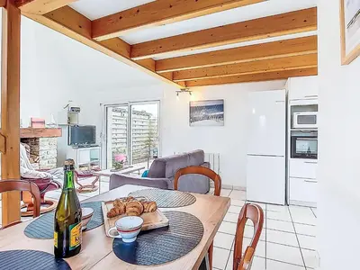 Cuisine ou kitchenette dans l'établissement Holiday Home Tal Ar Mor by Interhome