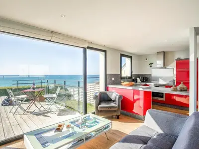Cuisine ou kitchenette dans l'établissement Holiday Home La Villa Marine by Interhome