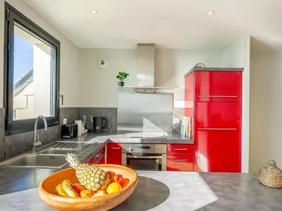 Cuisine ou kitchenette dans l'établissement Holiday Home La Villa Marine by Interhome