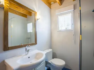 Salle de bains dans l'établissement Holiday Home Rève de Plage by Interhome