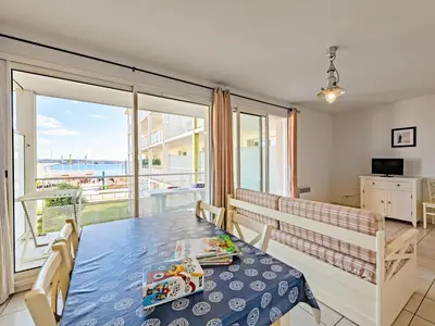 Coin salon dans l'établissement Vacancéole - Le Domaine de Bertheaume
