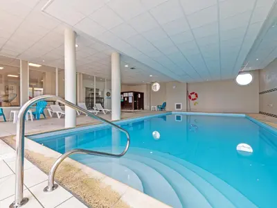 Piscine de l'établissement Vacancéole - Le Domaine de Bertheaume ou située à proximité