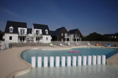 Piscine de l'établissement Résidence Goélia Les Roches ou située à proximité