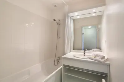 Salle de bains dans l'établissement Résidence Goélia Iroise Armorique