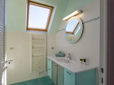 Salle de bains dans l'établissement Holiday Home Ty Pors Ar Pagn by Interhome