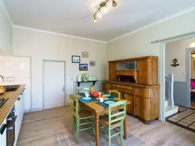 Cuisine ou kitchenette dans l'établissement Holiday Home Ty Martelod by Interhome