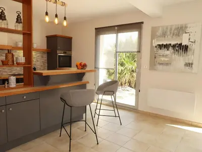 Cuisine ou kitchenette dans l'établissement Holiday Home Cremiou Beach by Interhome