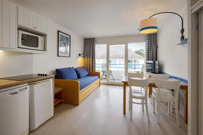Cuisine ou kitchenette dans l'établissement Résidence Pierre & Vacances la Corniche de la Plage