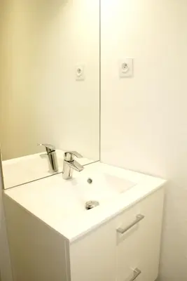 Salle de bains dans l'établissement Studios meublés Brest Saint Marc