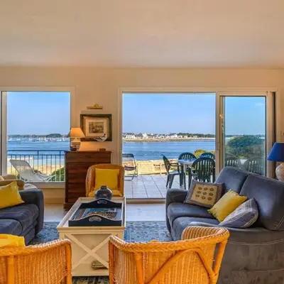 “Maison en bord de mer à Loctudy avec vue sur le jardin.