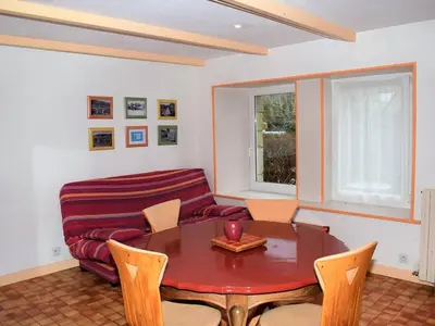 Plan de l'établissement Maison bretonne avec cour fleurie, WIFI et vélos à 1,4 km des plages à Trébeurden - FR-1-368-71
