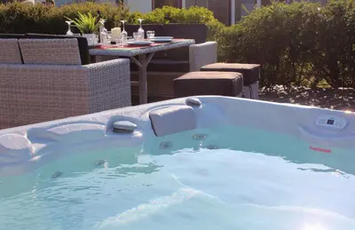 Piscine de l'établissement Le Prat - Santec ou située à proximité