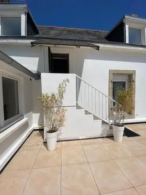 Balcon ou terrasse dans l'établissement LA VILLE A LA MER N°1