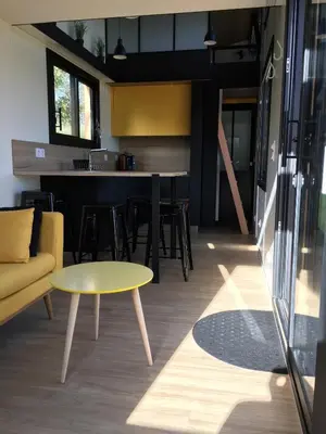 Cuisine ou kitchenette dans l'établissement Tiny House sur la cote bretonne
