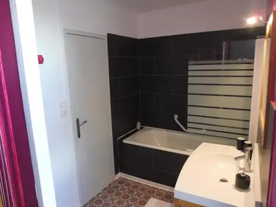 Salle de bains dans l'établissement Ty Lireu