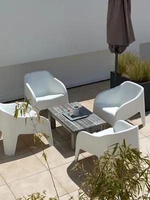 Coin salon dans l'établissement La ville à la mer numéro 2 duplex en plein coeur du centre ville au calme terrasse et parking privé